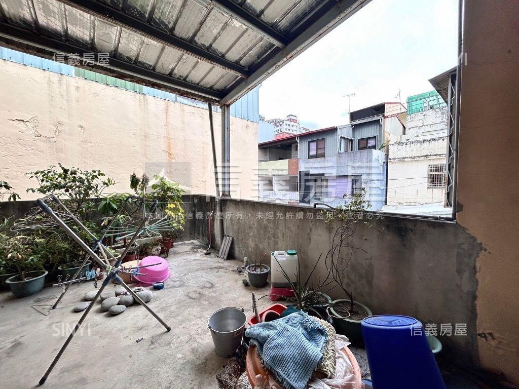 近新光遠百活路透天房屋室內格局與周邊環境