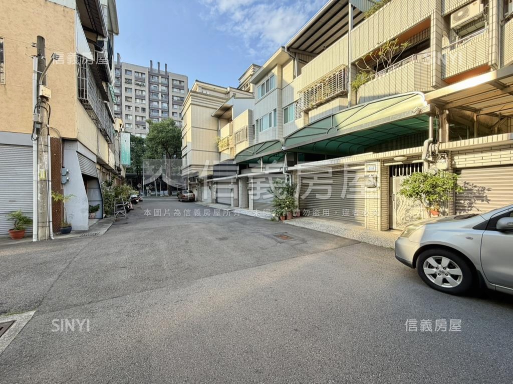 近新光遠百活路透天房屋室內格局與周邊環境