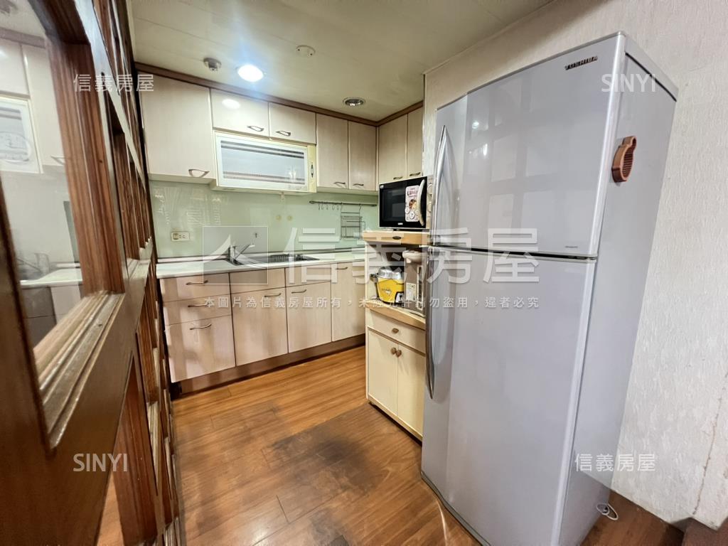 南京吉祥朝南電梯華廈房屋室內格局與周邊環境