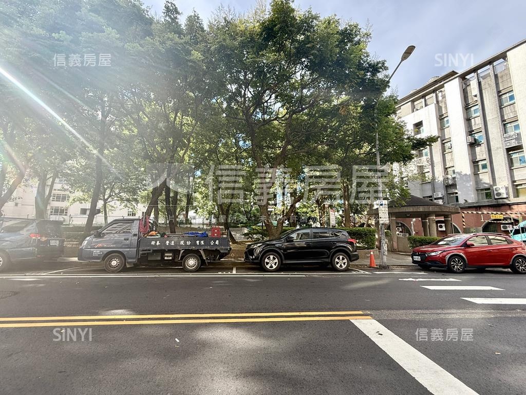 ⭐榮耀歐洲發財樓三房車位房屋室內格局與周邊環境