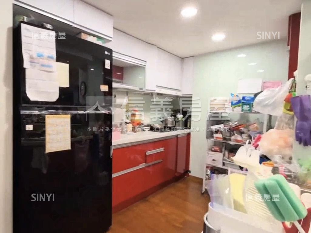 漂亮裝潢近捷運四房高樓房屋室內格局與周邊環境