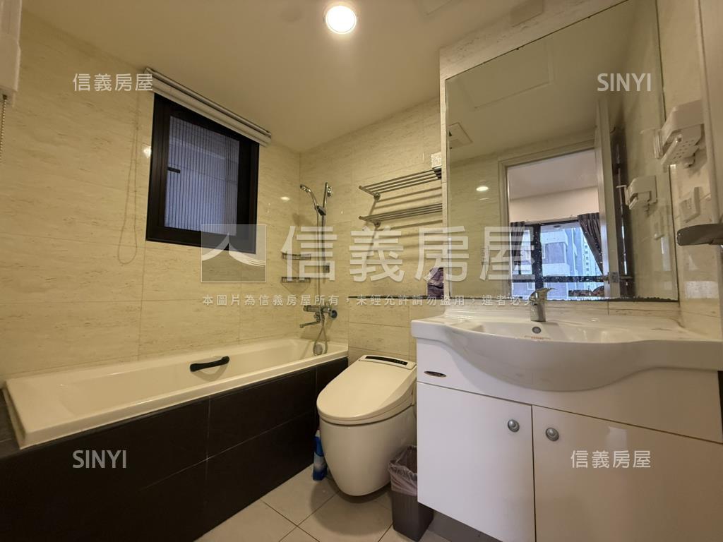 新悅城高樓海景三房平車房屋室內格局與周邊環境