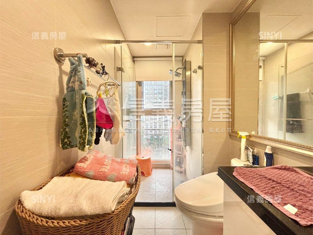 專任伯爵公園景觀三房車位房屋室內格局與周邊環境