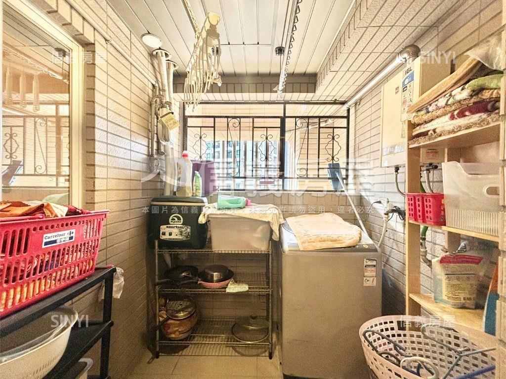 專任伯爵公園景觀三房車位房屋室內格局與周邊環境