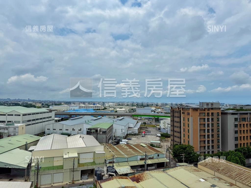 厚生寬敞空間挑高視野佳房屋室內格局與周邊環境