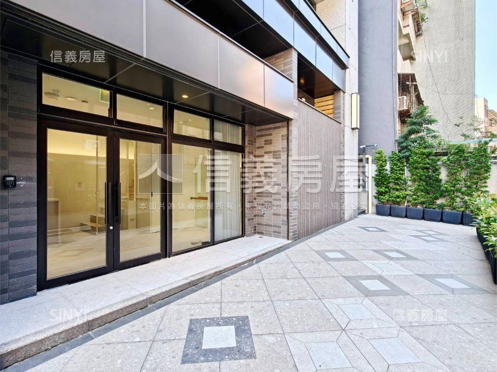 阿曼學學挑高店辦房屋室內格局與周邊環境