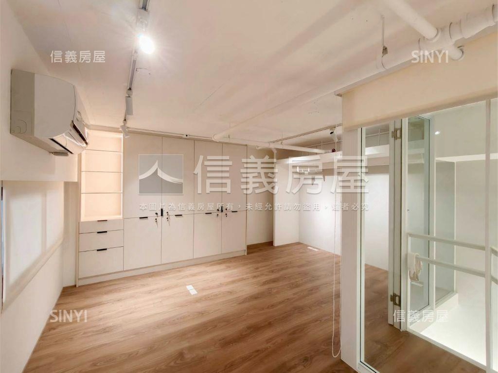 阿曼學學挑高店辦房屋室內格局與周邊環境