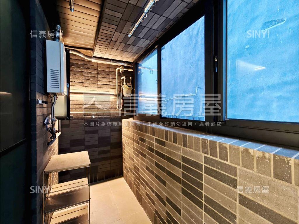 阿曼學學挑高店辦房屋室內格局與周邊環境