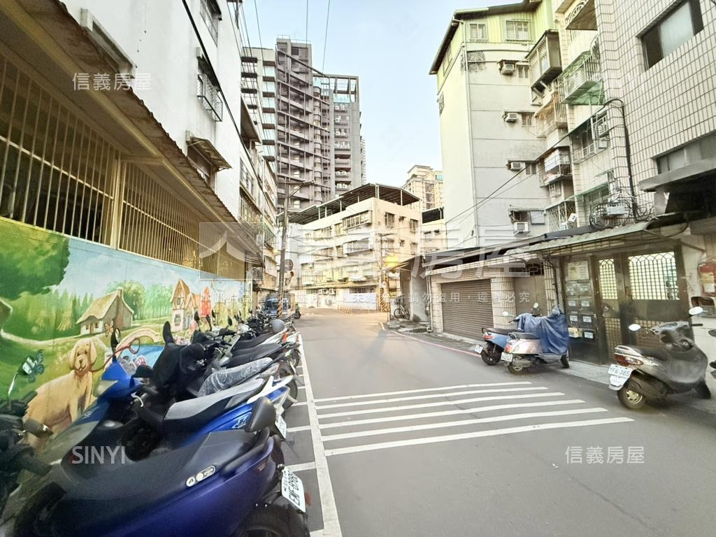 捷運七張小資兩房車位房屋室內格局與周邊環境