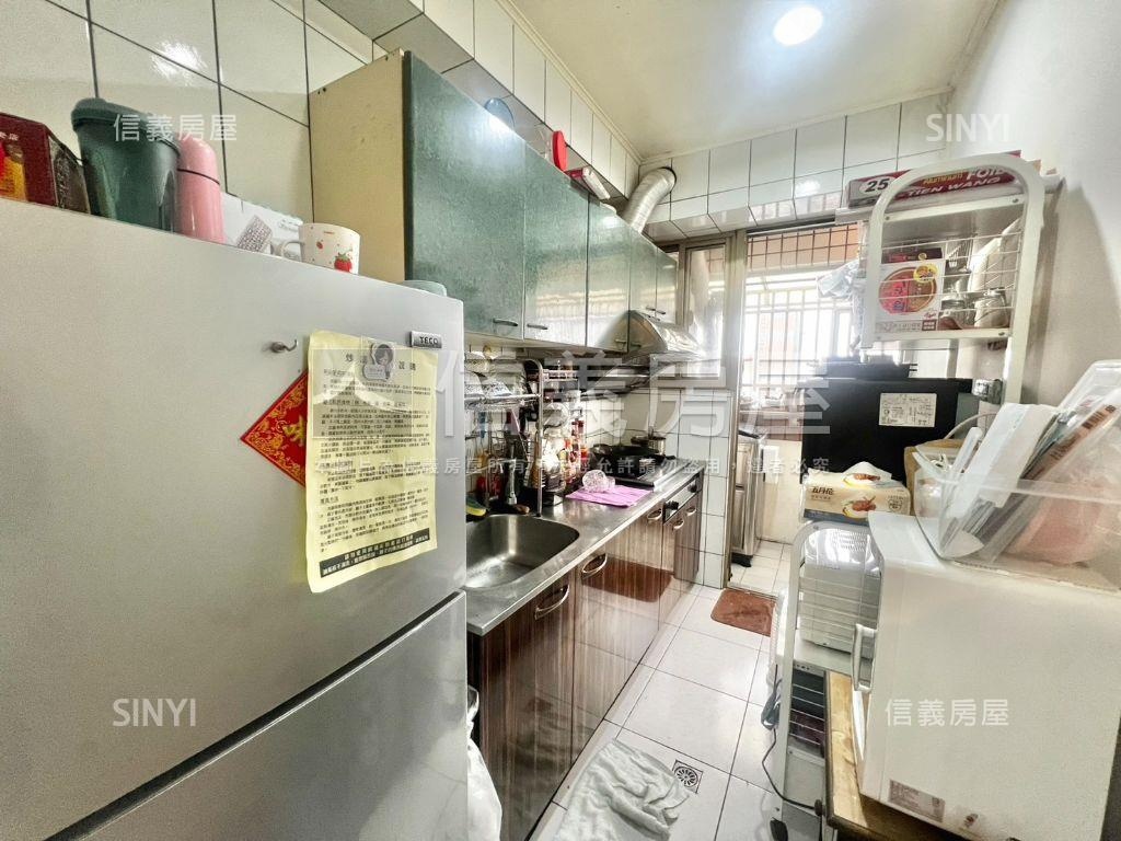 大里鬧區優質四房房屋室內格局與周邊環境
