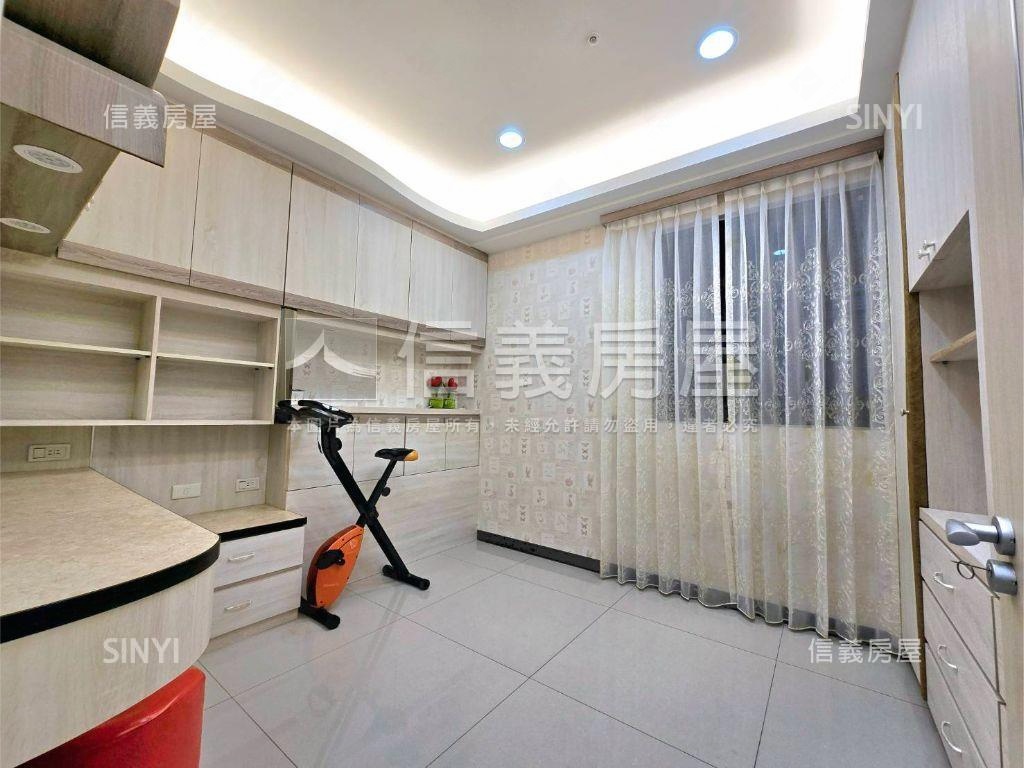 聯上世界高樓層４房雙車位房屋室內格局與周邊環境