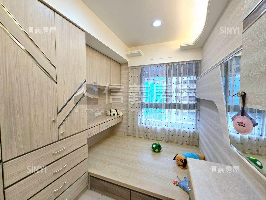 聯上世界高樓層４房雙車位房屋室內格局與周邊環境