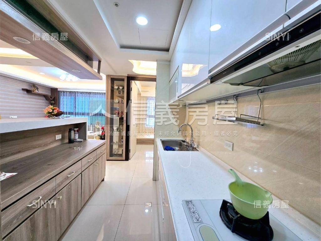 聯上世界高樓層４房雙車位房屋室內格局與周邊環境