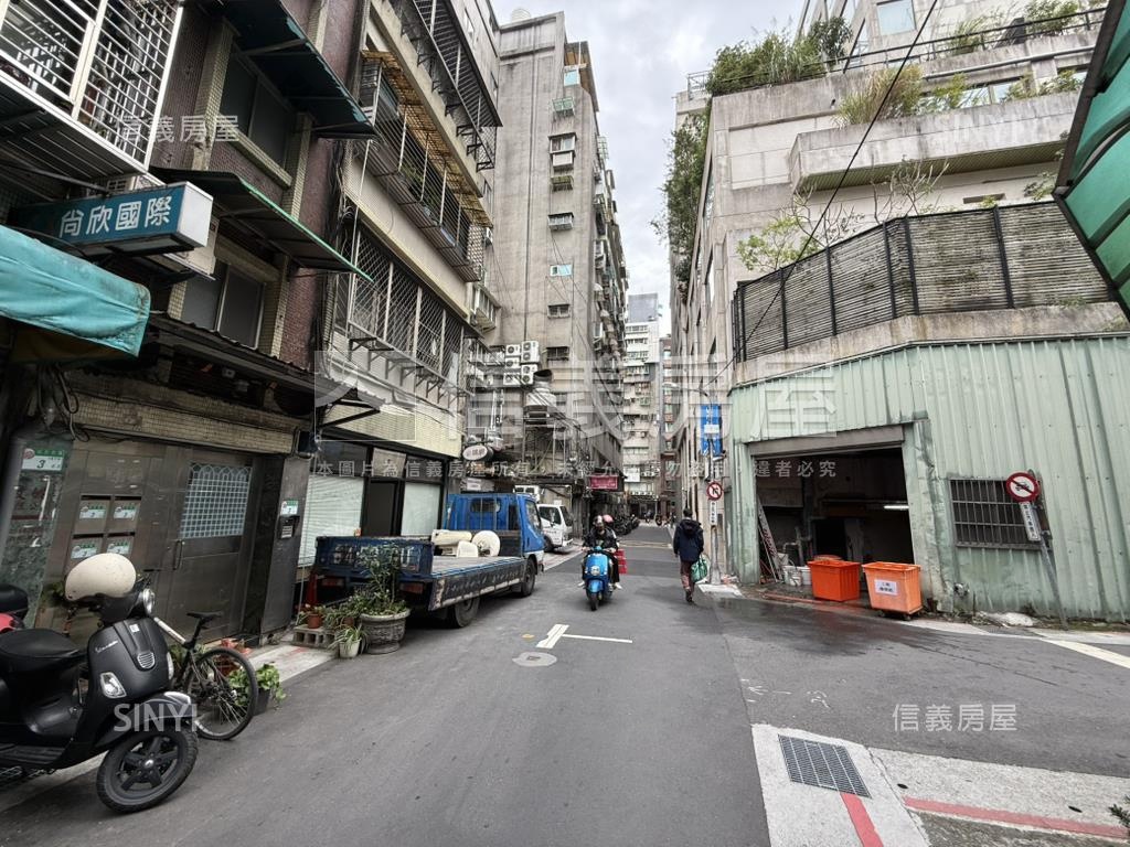 後站圓環商三面寬店面房屋室內格局與周邊環境