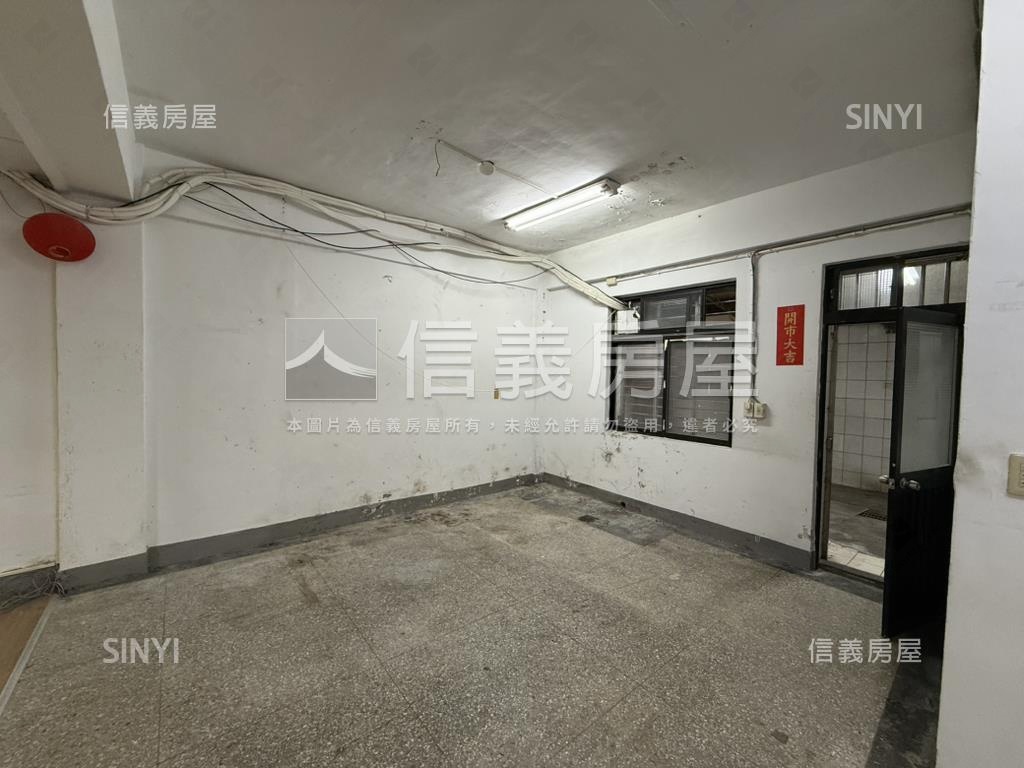 後站圓環商三面寬店面房屋室內格局與周邊環境
