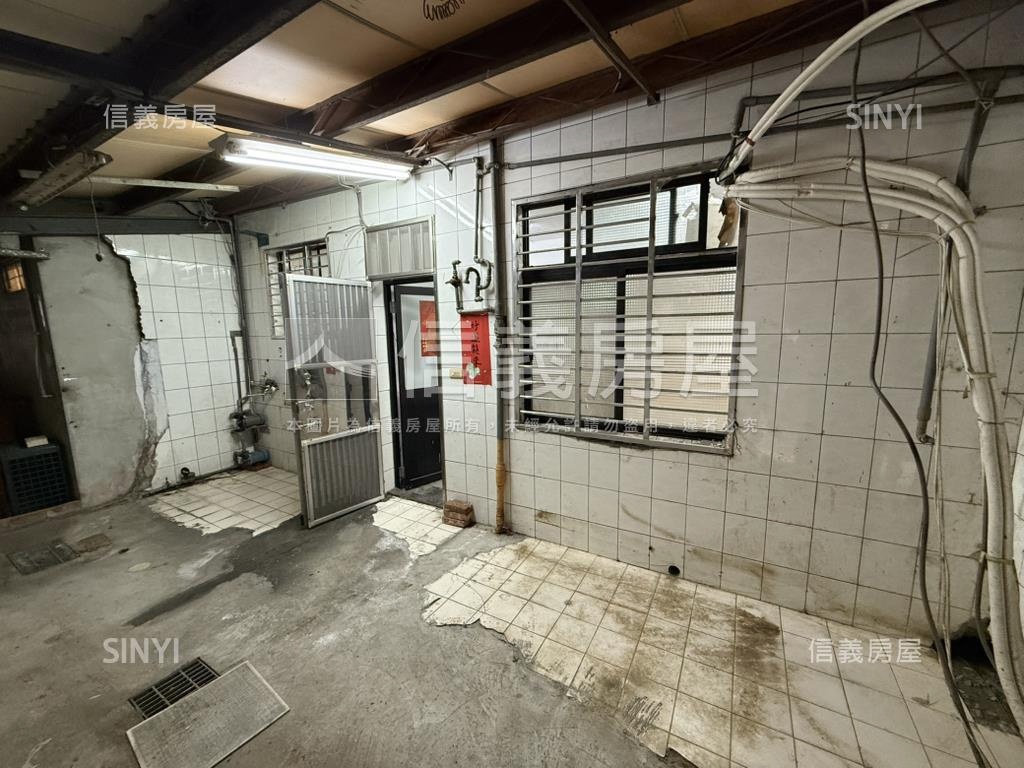 後站圓環商三面寬店面房屋室內格局與周邊環境