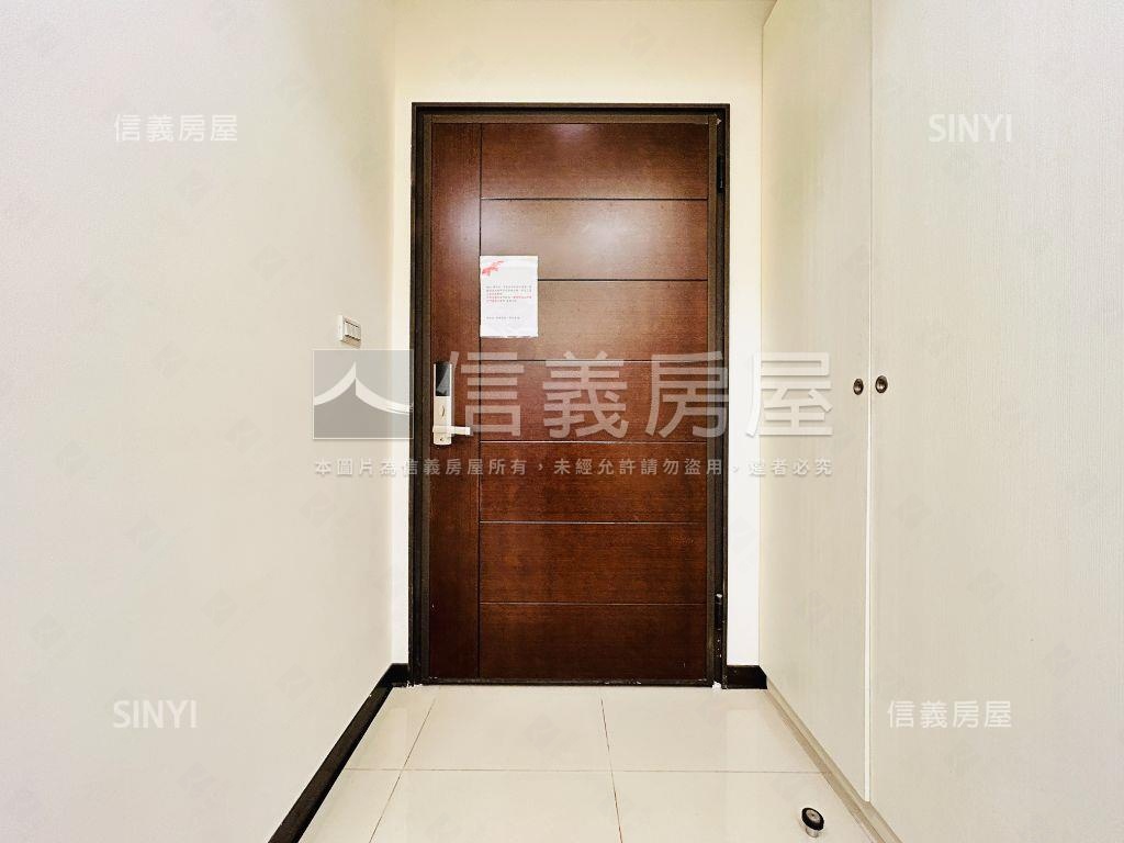 現代經典二房車位房屋室內格局與周邊環境