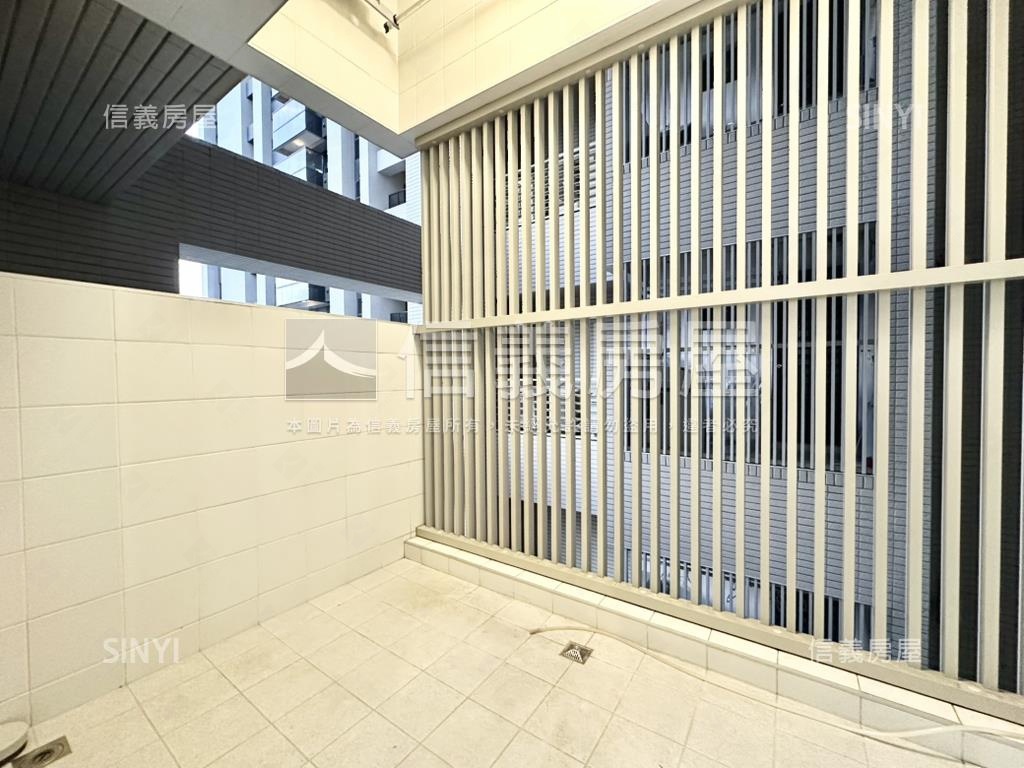 美術海山景二房二衛平車房屋室內格局與周邊環境