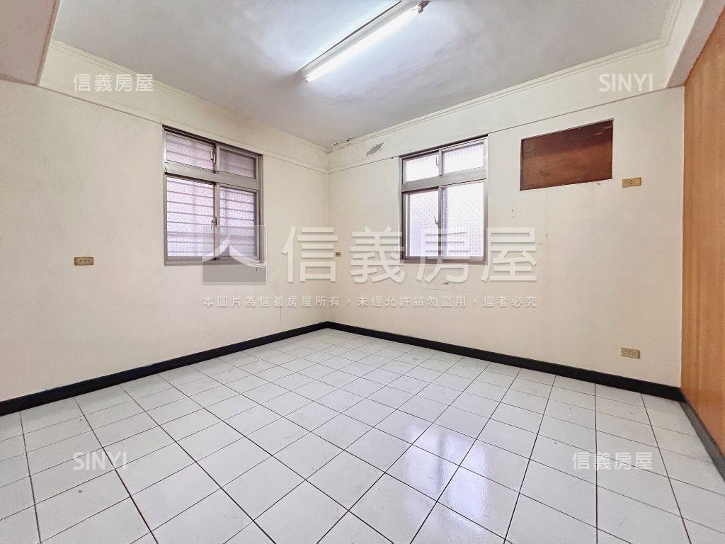 稀有釋出黃金透天廠房房屋室內格局與周邊環境