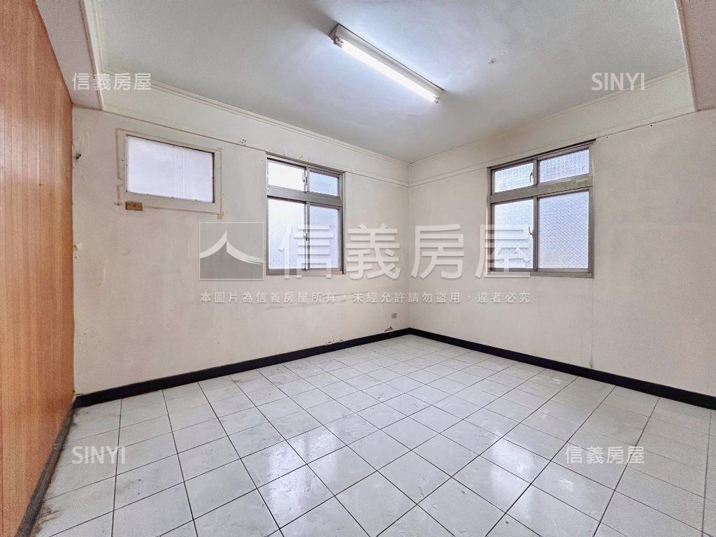 稀有釋出黃金透天廠房房屋室內格局與周邊環境