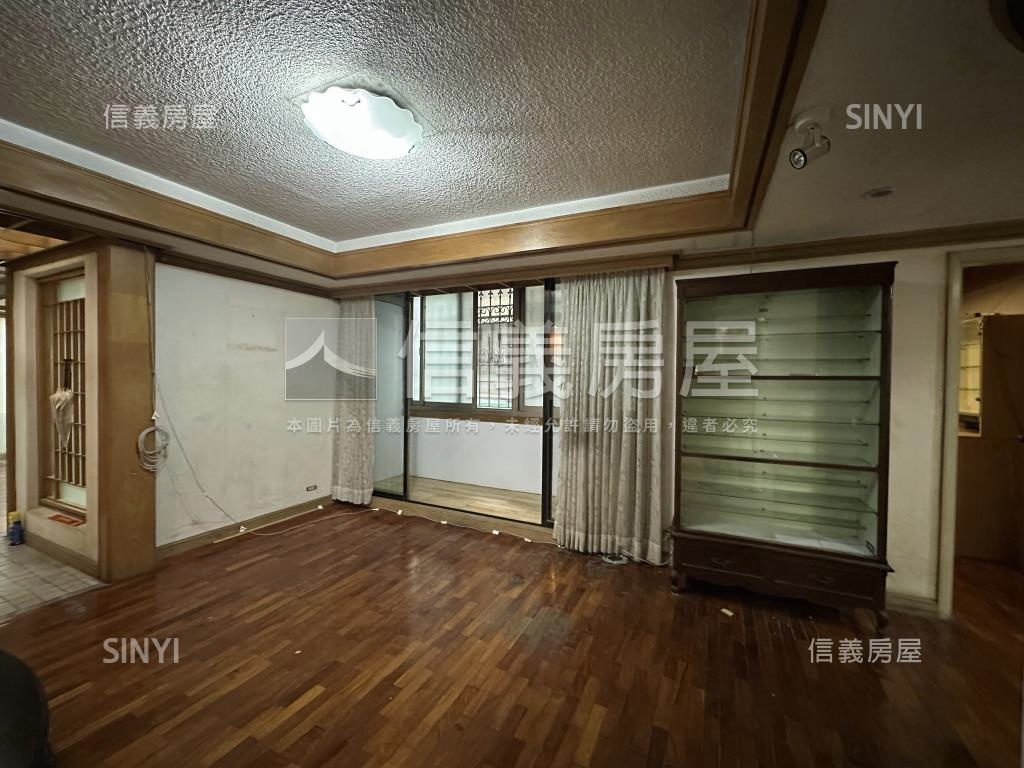 稀有克強豪大二樓房屋室內格局與周邊環境