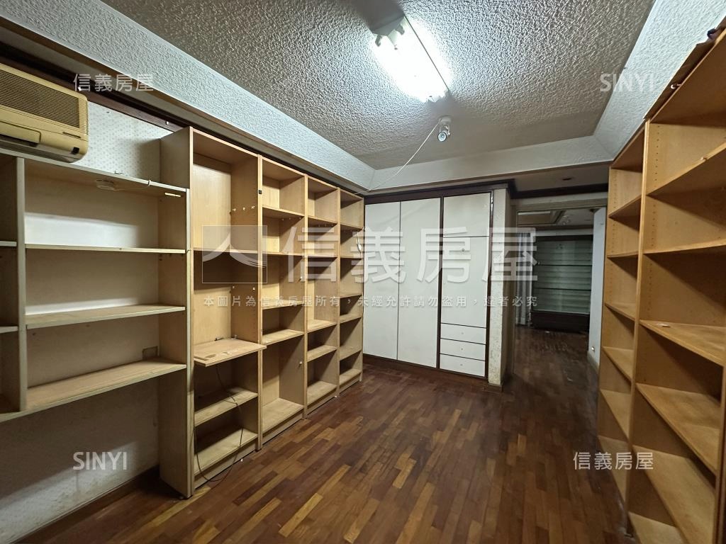 稀有克強豪大二樓房屋室內格局與周邊環境