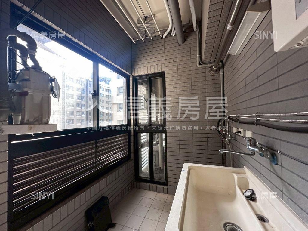雲世紀四房高樓層視野戶房屋室內格局與周邊環境