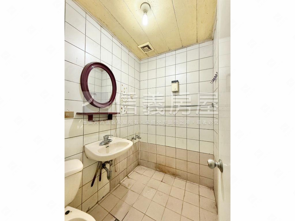 長安街二樓美寓房屋室內格局與周邊環境