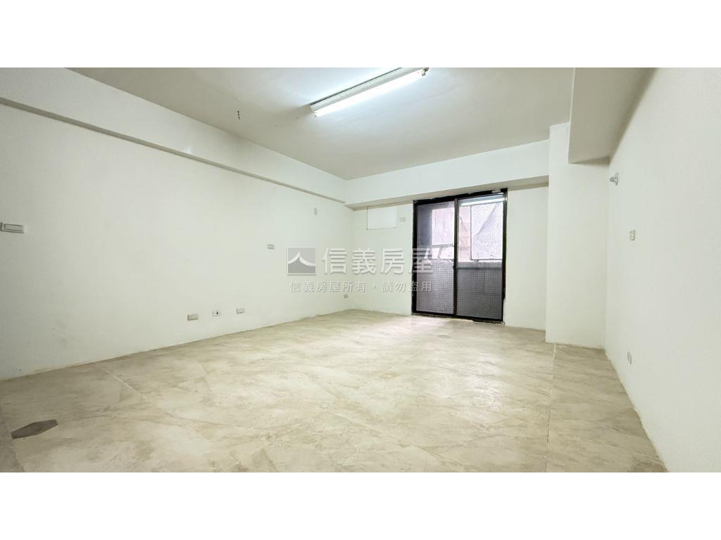 鴻福名人－重新整理大套房房屋室內格局與周邊環境