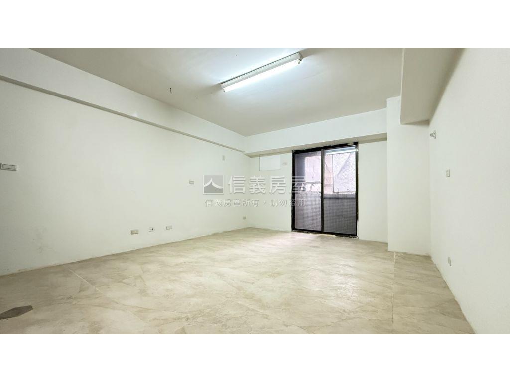鴻福名人－重新整理大套房房屋室內格局與周邊環境