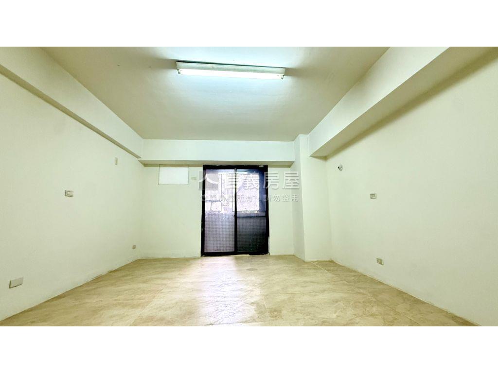 鴻福名人－重新整理大套房房屋室內格局與周邊環境