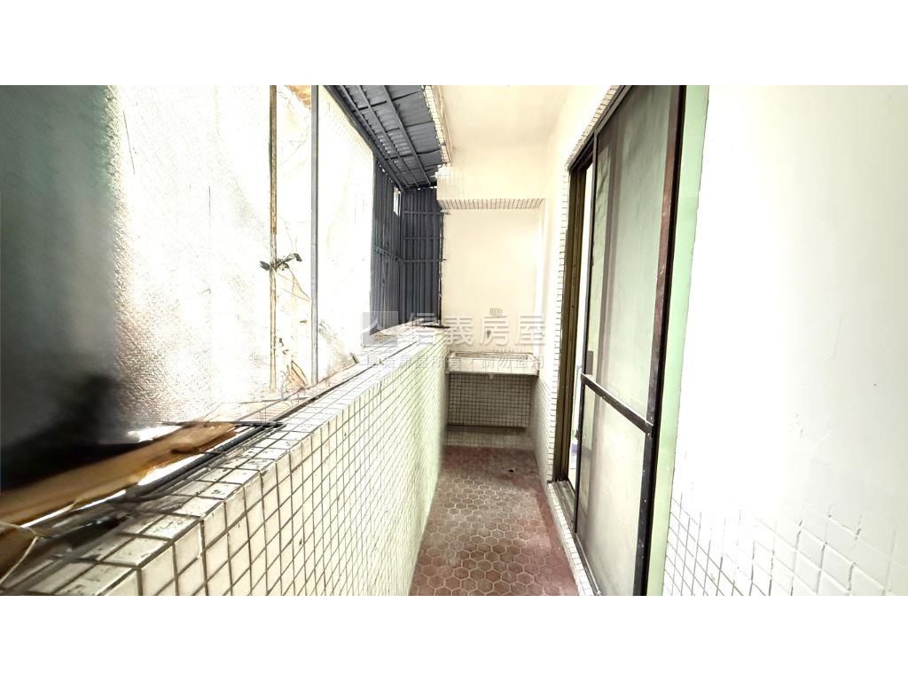 鴻福名人－重新整理大套房房屋室內格局與周邊環境