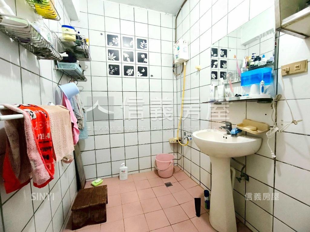 宋屋國小鄰公園美透天房屋室內格局與周邊環境
