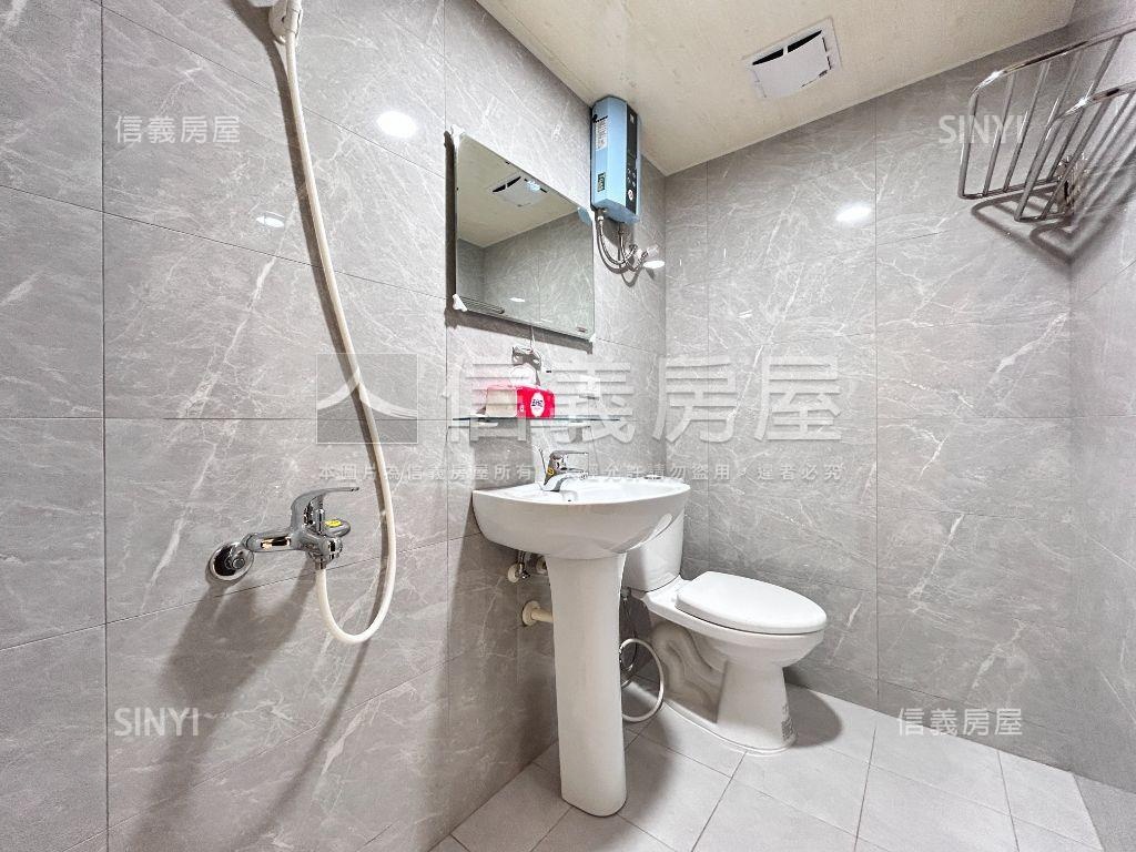 蛋黃區燙金西屯路美透套房屋室內格局與周邊環境