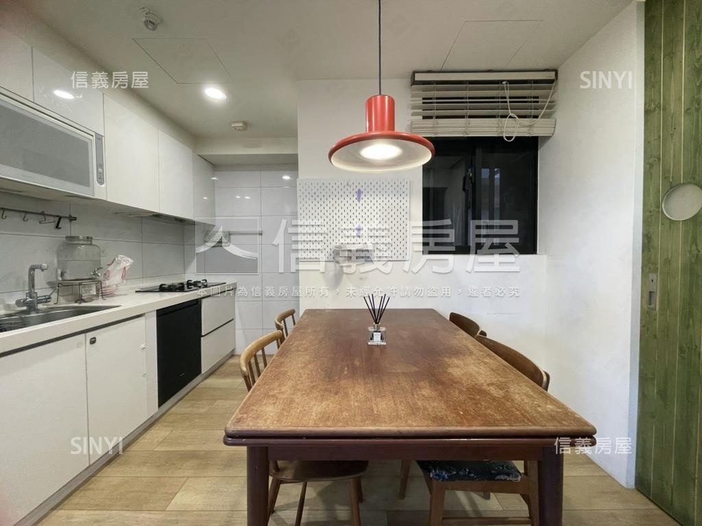 寶筑君品３房平面車位房屋室內格局與周邊環境