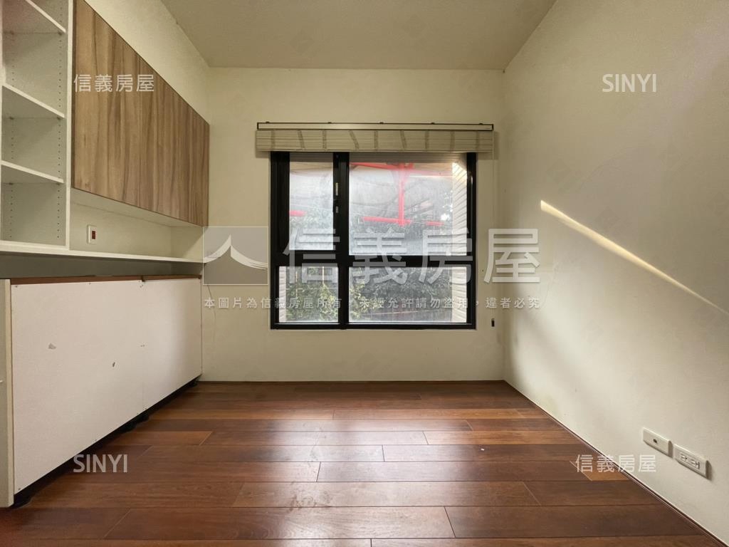 寶筑君品３房平面車位房屋室內格局與周邊環境