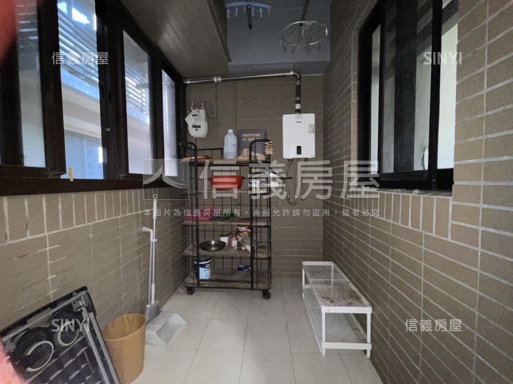 寶筑君品３房平面車位房屋室內格局與周邊環境