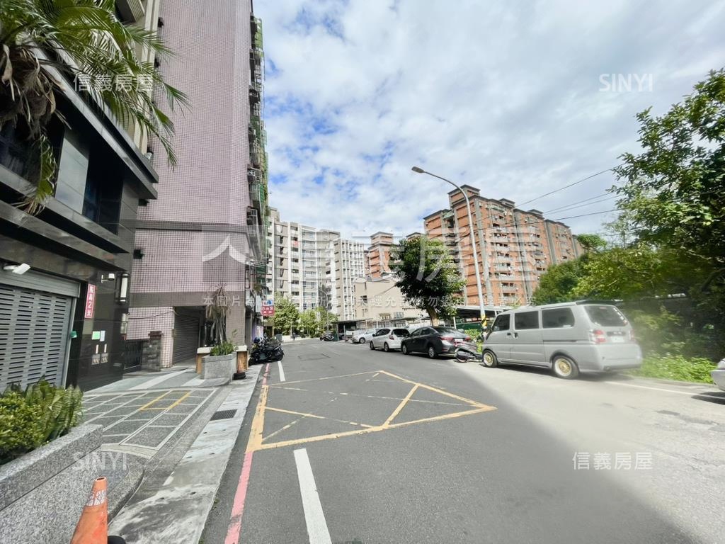 寶筑君品３房平面車位房屋室內格局與周邊環境