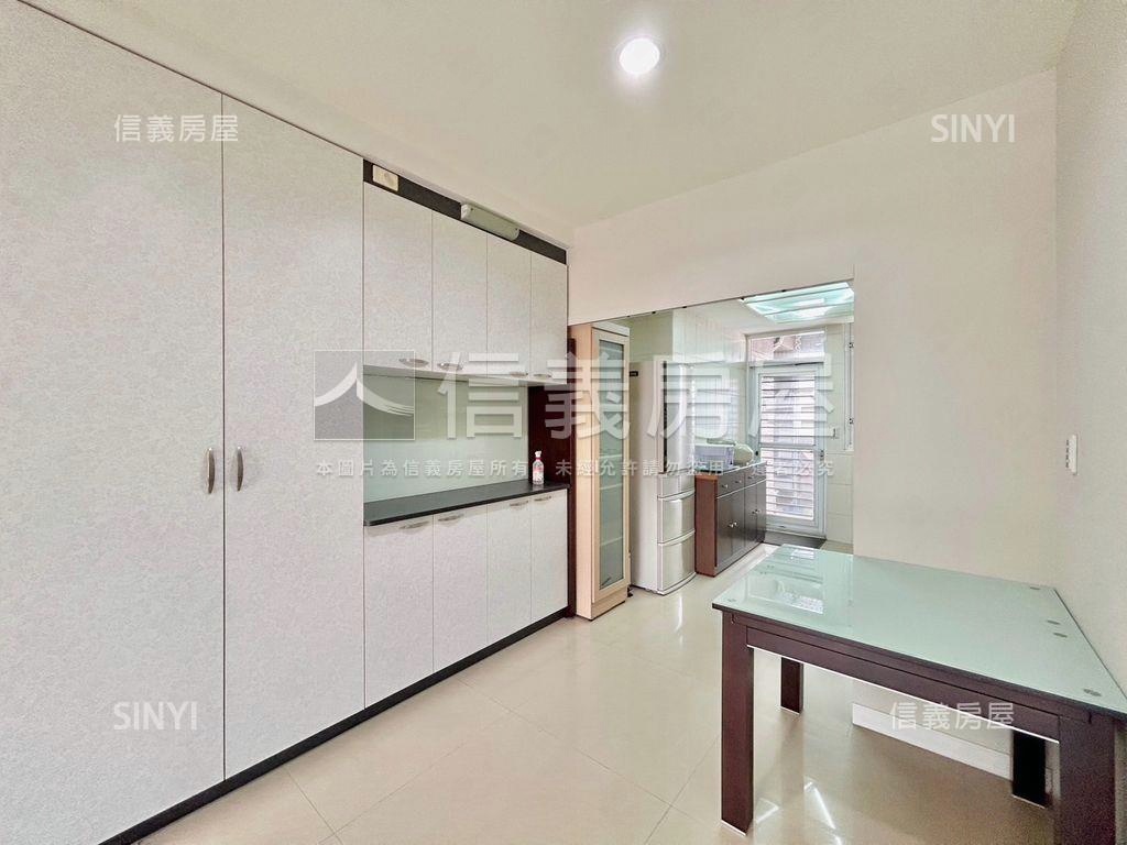 近成功國中精選美三房房屋室內格局與周邊環境