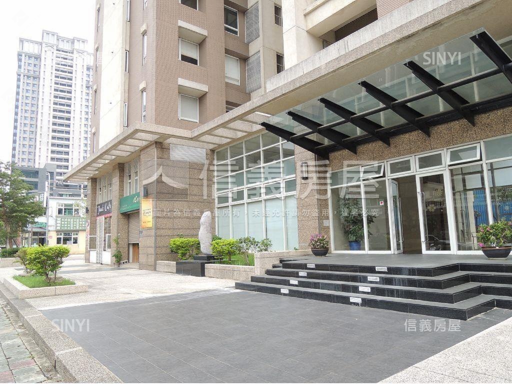 近成功國中精選美三房房屋室內格局與周邊環境