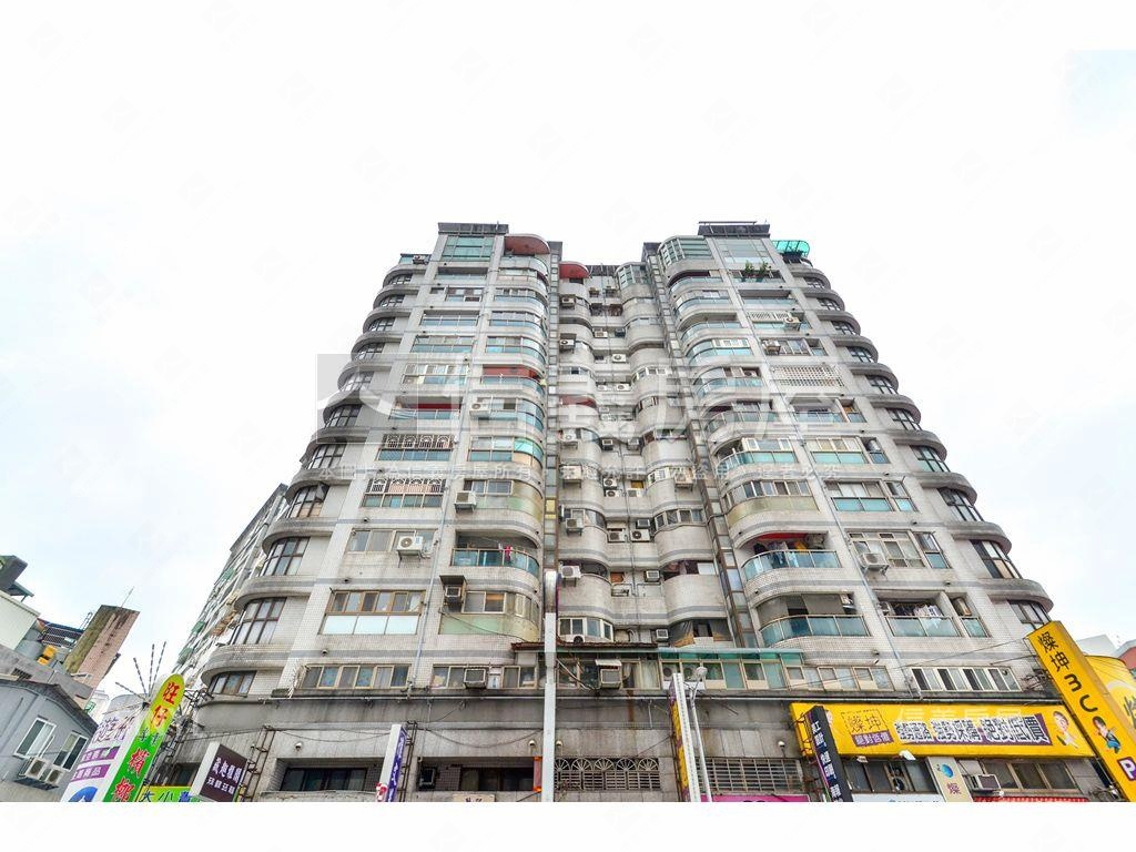 ＡＡ雄霸雙星坡平車位ＡＡ房屋室內格局與周邊環境