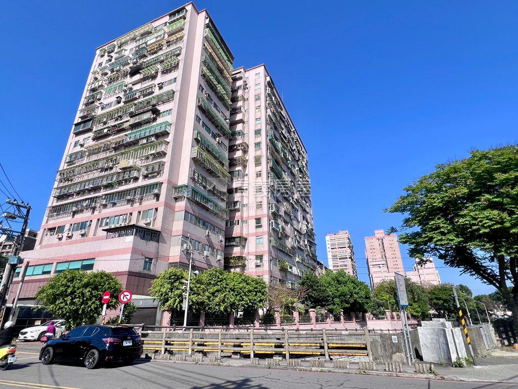 專任翠堤大地電梯方正三房房屋室內格局與周邊環境