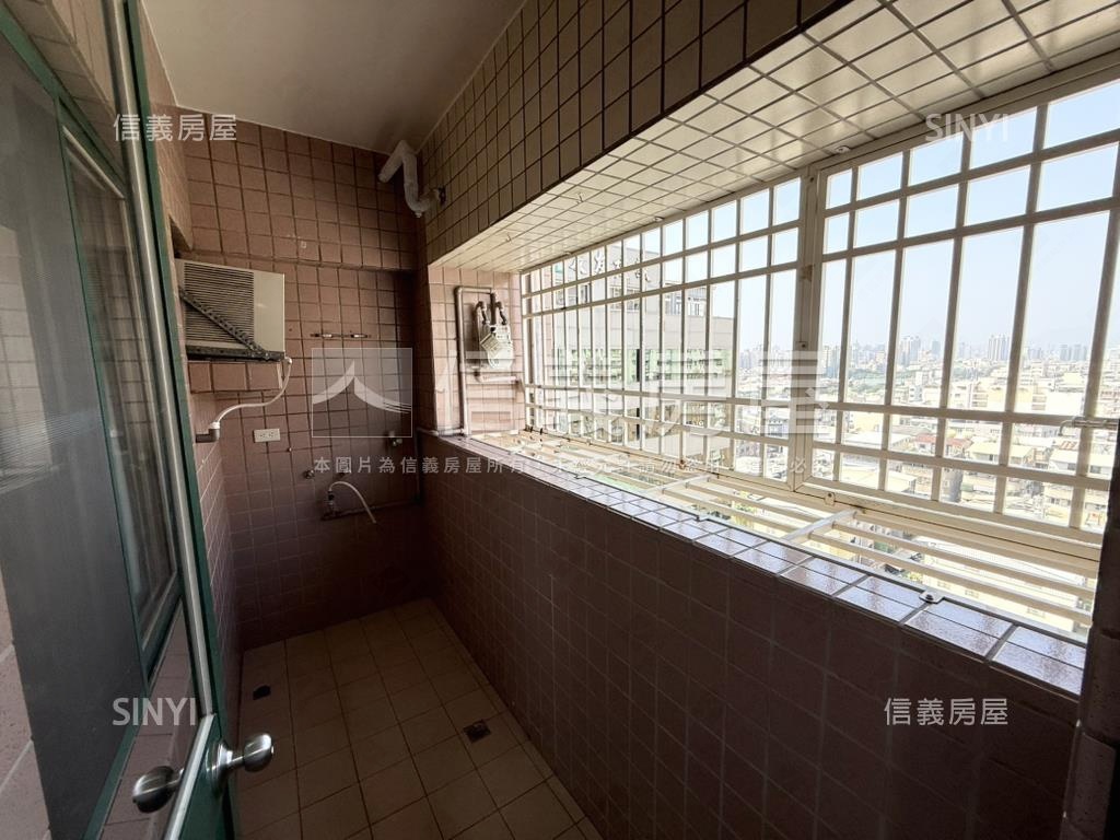 正義車站旁三房車位房屋室內格局與周邊環境