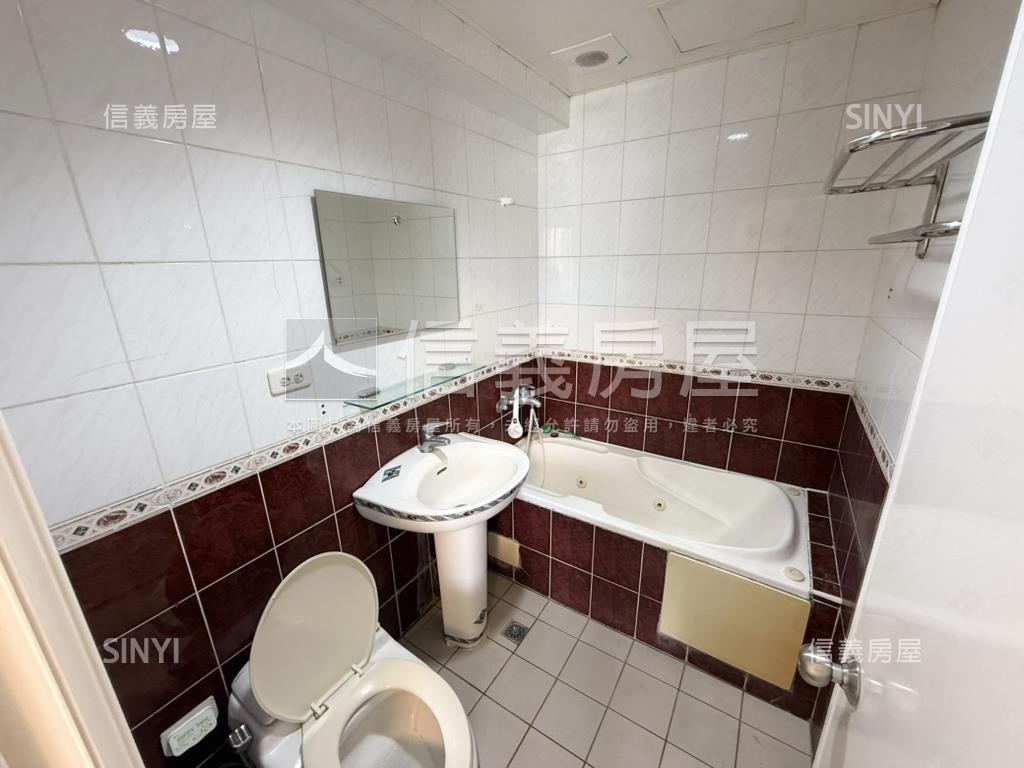 正義車站旁三房車位房屋室內格局與周邊環境