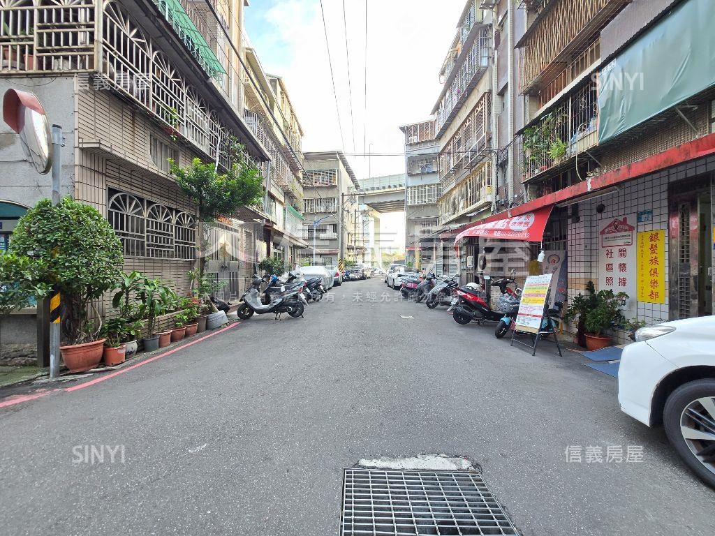 未來萬大捷運美妝２樓房屋室內格局與周邊環境