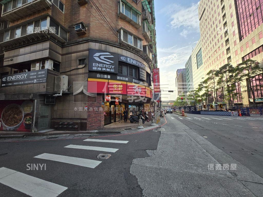 未來萬大捷運美妝２樓房屋室內格局與周邊環境