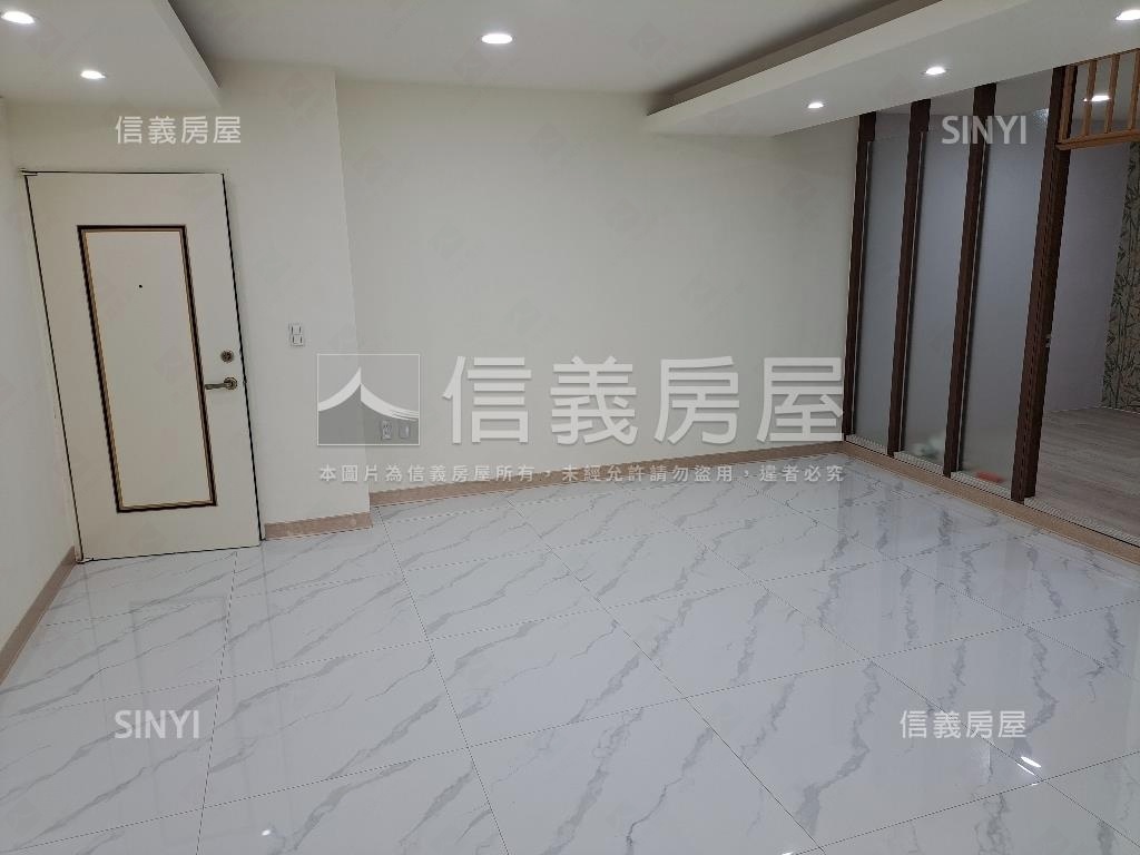 近運動中心裝潢４樓房屋室內格局與周邊環境