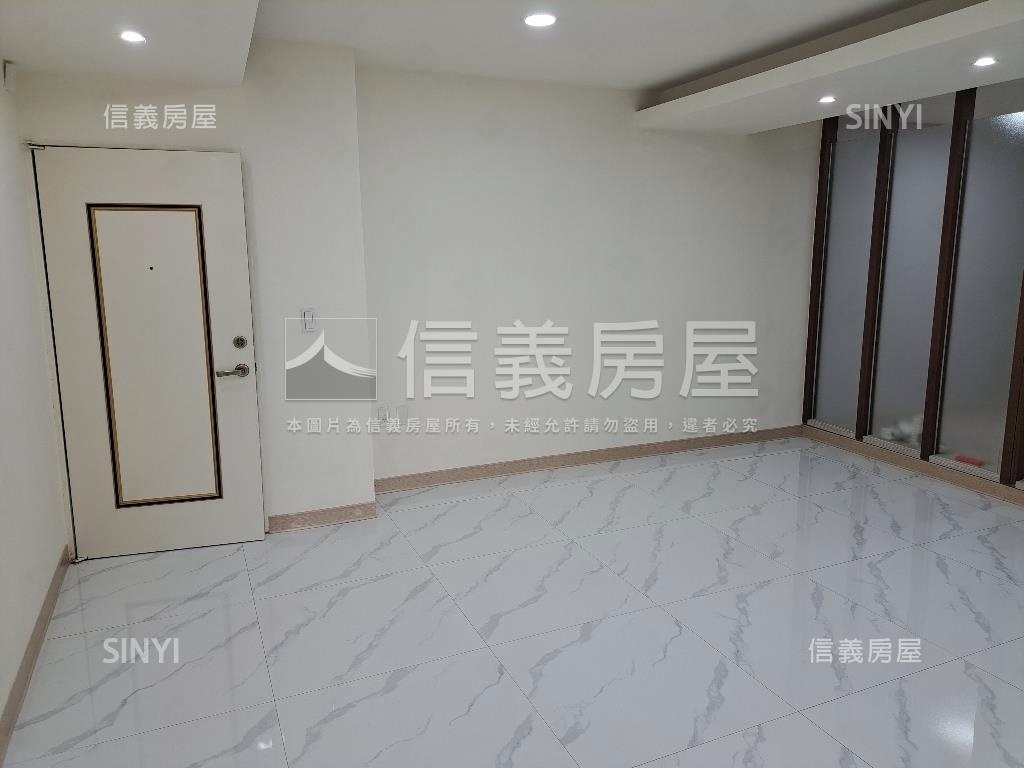 近運動中心裝潢４樓房屋室內格局與周邊環境