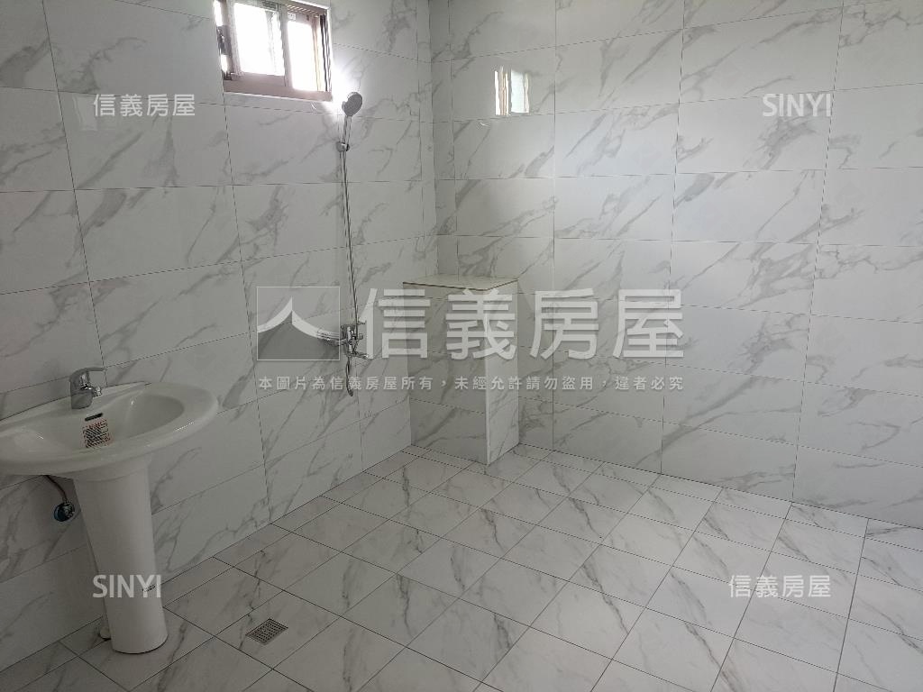 近運動中心裝潢４樓房屋室內格局與周邊環境