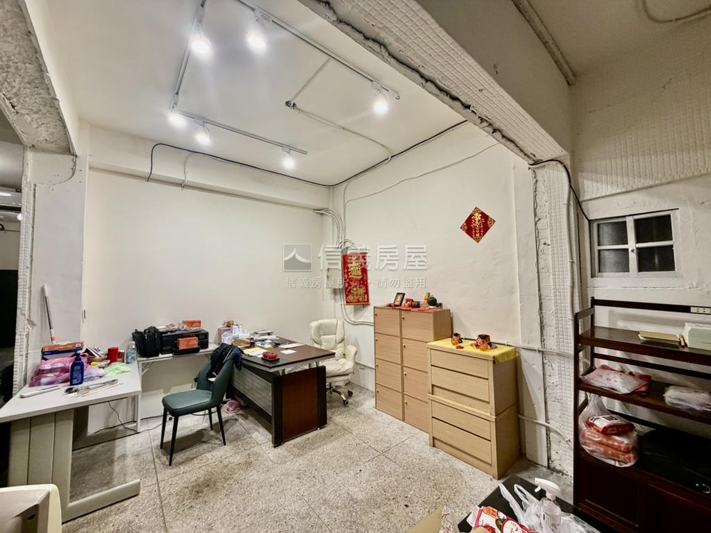 芝山捷運住辦一樓房屋室內格局與周邊環境